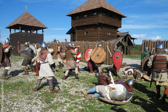 Штурм древнерусской крепости, лагерь викингов, катание на старинных ладьях – завтра открывается фестиваль «Сугорье»
