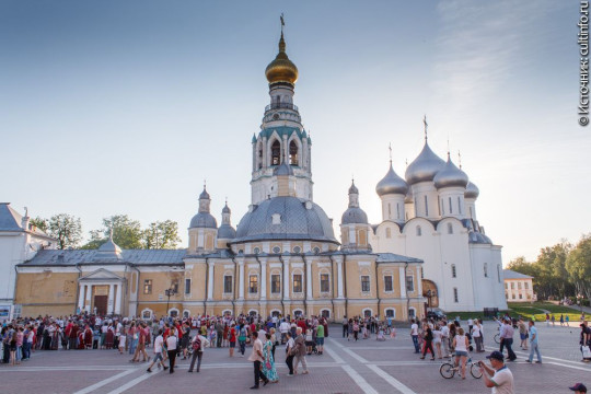 Гуляние на Кремлевской площади в рамках этнокультурного форума «Вологодский собор»