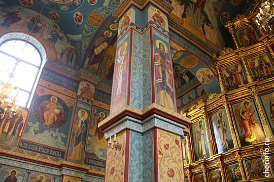 Московские иконописцы завершили работы по росписи череповецкого храма Афанасия и Феодосия