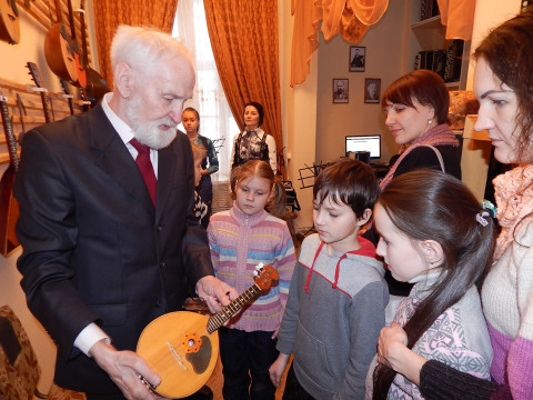 «Во славу русской балалайки»: фестиваль инструментального искусства пройдет в Вологодском районе