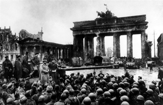 Памятная дата военной истории России: 2 мая 1945 года советские войска полностью овладели Берлином