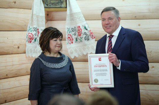 Губернатор Олег Кувшинников поздравил Центр народной культуры с 80-летием