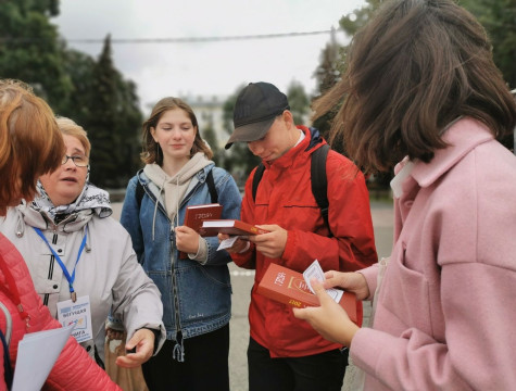 В День знаний Вологда по традиции присоединится к акции «Бегущая книга»