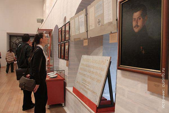 Выставка «Недаром помнит вся Россия…» открылась в Вологодском кремле