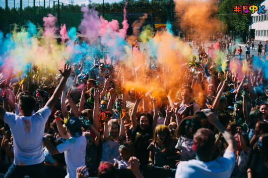 Фестивали красок и волшебных шаров пройдут в Вологде и Череповце