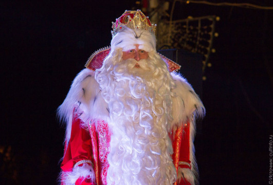 Дед Мороз поздравит россиян в эфире программы «Поле чудес»