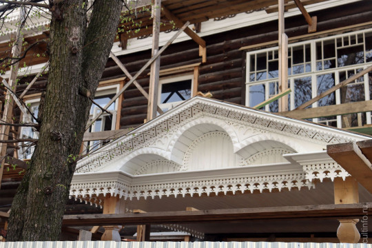 Реставраторы восстанавливают пять крылец дома Красильникова в Вологде 