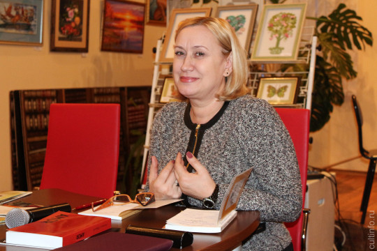 Внучка Анастасии Цветаевой встретится с вологжанами и передаст экспонаты для будущего музея в Соколе