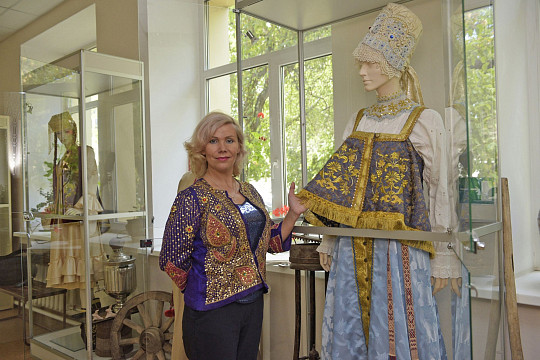 О золотном шитье и вышивальных традициях Сибири расскажет вологжанкам Елена Сулейманова 