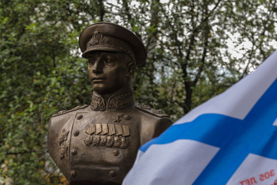 Памятник знаменитому адмиралу, нашему земляку Николаю Кузнецову открыли накануне в Вологде