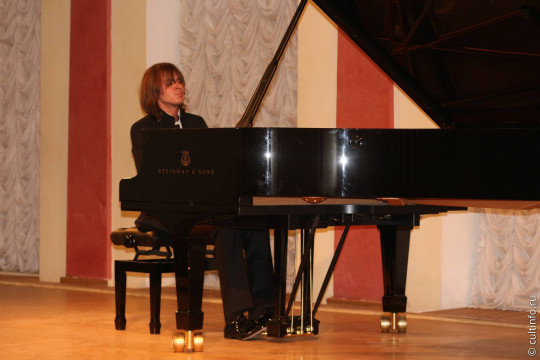 Выдающийся пианист Филипп Копачевский дал концерт в Вологде
