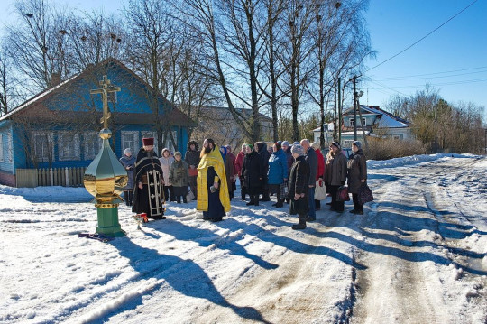 В Талицах на Никольскую часовню установлен православный крест