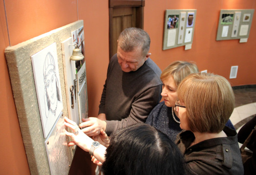 В кремле прошло торжественное открытие тактильной выставки «Почувствуй себя археологом»