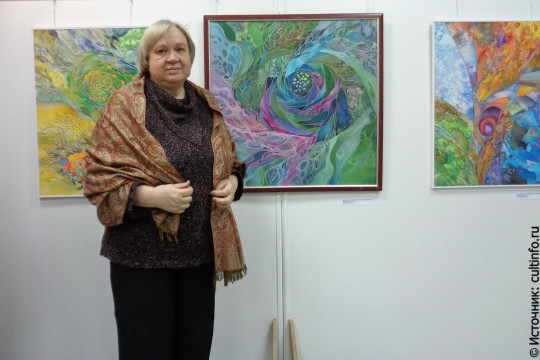 Череповецкая художница Татьяна Капустина представила вологжанам свои работы в технике горячего и холодного батика