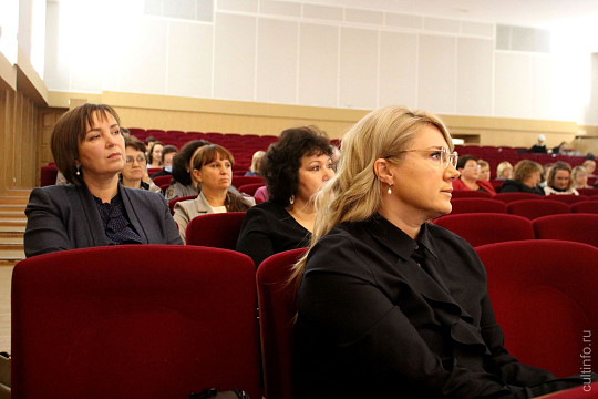 Ежегодный областной педагогический совет руководителей образовательных учреждений сферы культуры и искусства области проходит в Вологде