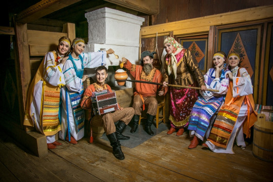  «Россию в песне» подарит слушателям ансамбль народной музыки «Солнцеворот» 