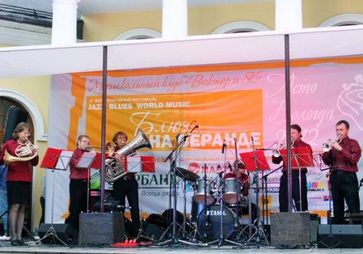 Всероссийский фестиваль джаза, блюза и этно-музыки «Блюз на веранде» открылся в Вологде