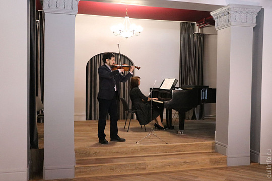 Музыкальная гостиная для меломанов и театралов создана в здании общежития Вологодского колледжа искусств