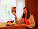 Петербургская писательница Дина Бакулина представила в Музее-квартире Белова книгу «Я прорастаю сквозь асфальт»