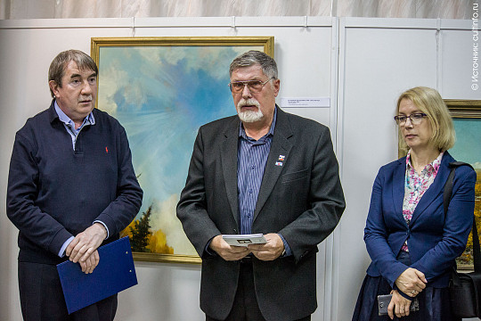 Выставка живописи «художника неба» Олега Кулижникова открылась в Мастерской Пантелеева