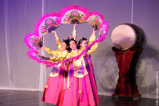 Корейские музыканты и танцоры выступили на вологодской сцене