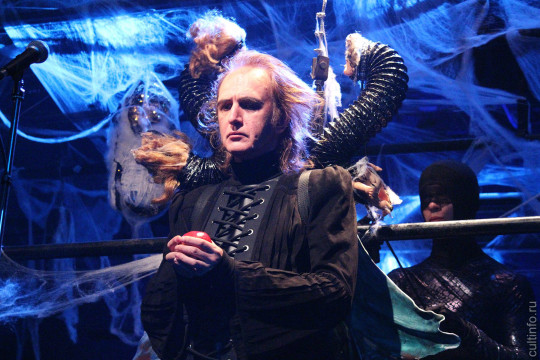 Индастриал, куклы, опера и Шекспир: эскиз «Короля Лира» показали на сцене «Теремка»