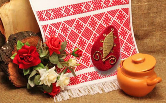 Текстильный ангелочек, сумочка-лакомка и куклы-обереги: создаем новогодний подарок вместе с вологодскими мастерами