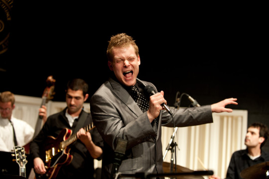 Американский певец и мультиинструменталист Харрисон Янг выступит с концертом в Вологде