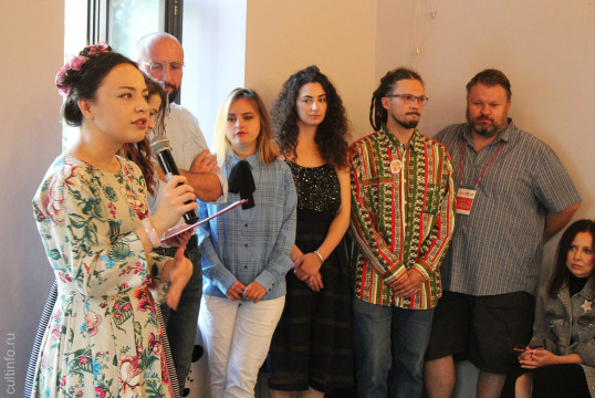 В Вологде открылась выставка объединения «Самовар», созданная по итогам арт-экспедиции на кирилловскую землю