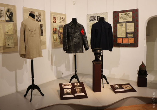 Как политика повлияла на модные тенденции прошлого столетия, рассказывает новая выставка Вологодского музея-заповедника