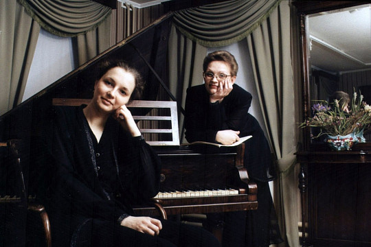Фортепианный дуэт Ирины Богомоловой и Наталии Жуковой исполнит «Парафраз для двух роялей» в Вологодской филармонии