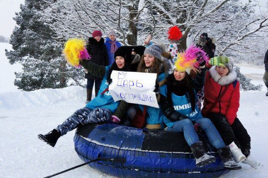 В захватывающем водном «Эбру»-шоу смогли поучаствовать гости  «Зимних забав» в Ферапонтово