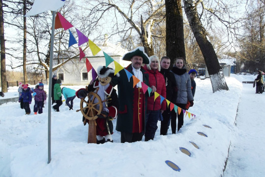 Создать снежный фрегат и другие зимние фигуры предлагает Дом-музей Петра I