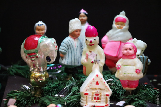 Дизайнер Ника Макаровская расскажет вологжанам о своей коллекции старинных елочных игрушек