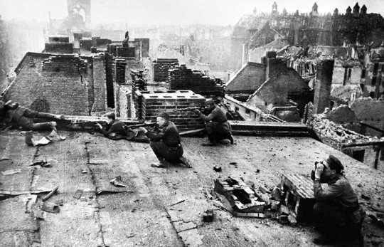 Этот день 75 лет назад: советские войска заняли площадь «Адольф Гитлер» в Берлине