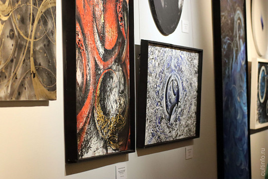 «Цветом и композицией они рассказывали о своих мечтах»: выставка абстрактного искусства открылась в Вологде