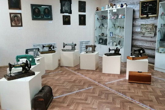 В Бабаевском музее открыли традиционную выставку ко Дню коллекционера