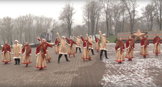 Ансамбль «Русский Север» от имени Вологодчины исполнил песню SHAMANа «Я – Русский», поддержав масштабную патриотическую акцию ко Дню народного единства