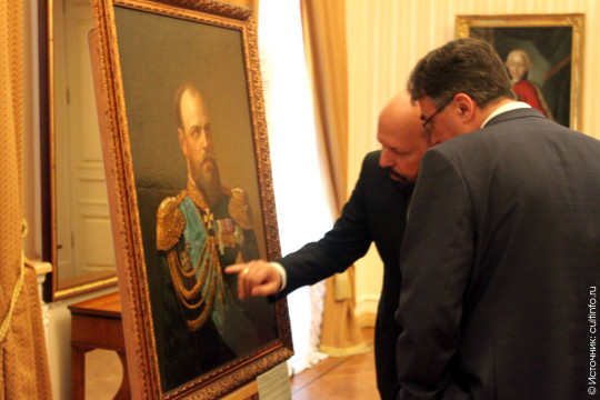 Швейцарский коллекционер Байелер передал Вологодскому музею-заповеднику предметы, связанные с именем Александра III