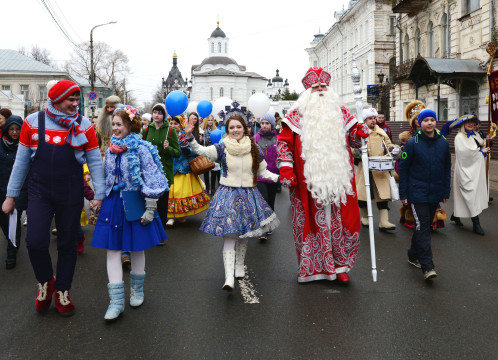 Вологодский Дед Мороз присвоил костромской Снегурочке официальный статус