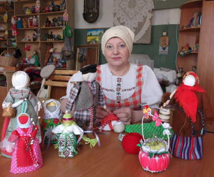 Харовских кукол привезет вологжанам мастерица Надежда Белешева