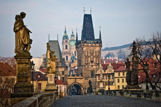 В «путешествие» по Праге приглашают читателей библиотеки
