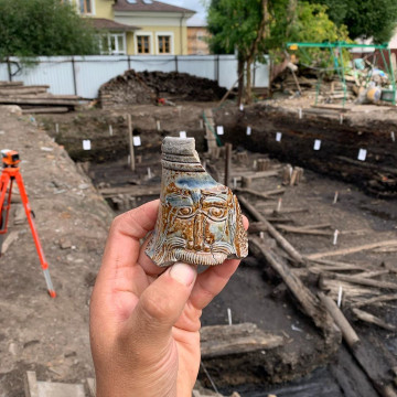 Вологодские археологи продолжают раскопки в центре города и теперь выкладывают свои находки в Instagram