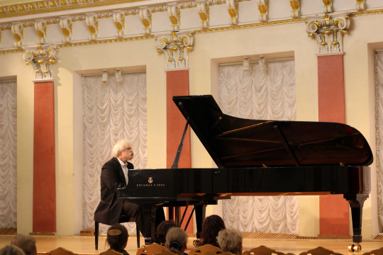 Известный пианист, доцент Московской консерватории Михаил Лидский выступил в Вологодской филармонии