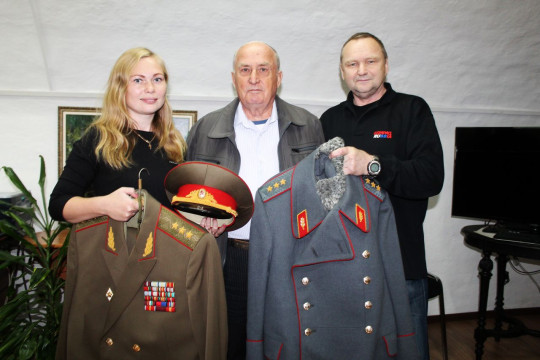 82-летний генерал-полковник Алексей Демидов подарил Кирилло-Белозерскому музею-заповеднику личные вещи и документы