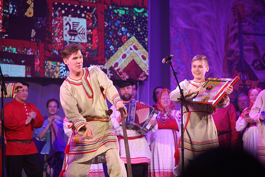Ансамбль «Русский сувенир» представит вологжанам новую концертную программу «Вдоль по улице широкой!»