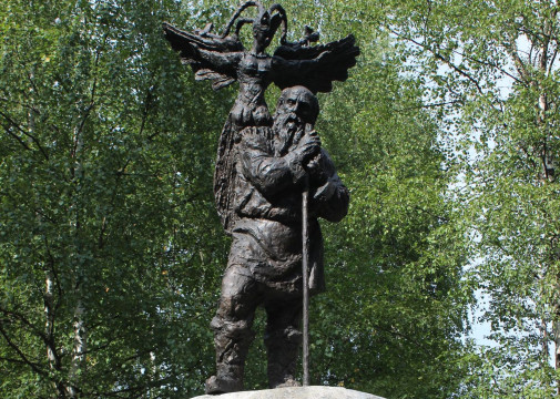 Памятник Николаю Клюеву установили в Вытегре