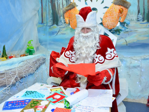 Около 10 тысяч писем написали вологодские школьники Деду Морозу