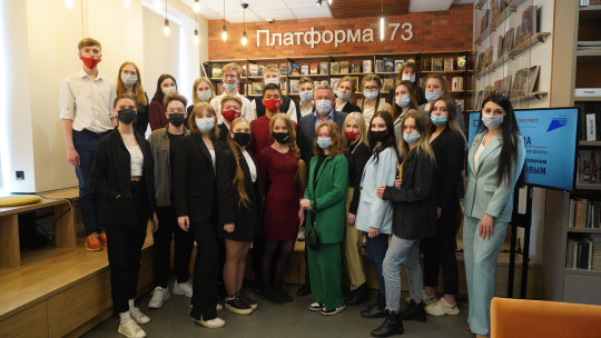 Губернатор Олег Кувшинников поздравил библиотекарей и читателей Вологодчины с наступающим Днем библиотек