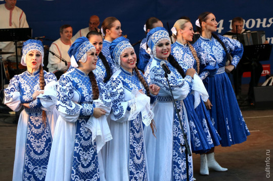 Вот и «Лето» прошло: юбилейный театрально-концертный сезон завершился выступлением ансамбля «Русский Север»